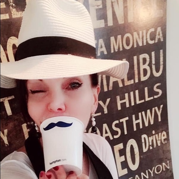 Meet your Posher, Suzanne - Picture 8 of 13